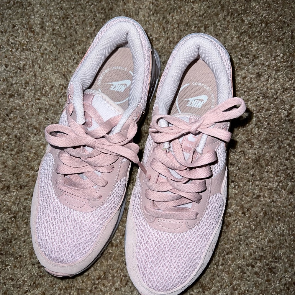 Women’s Nike shoes